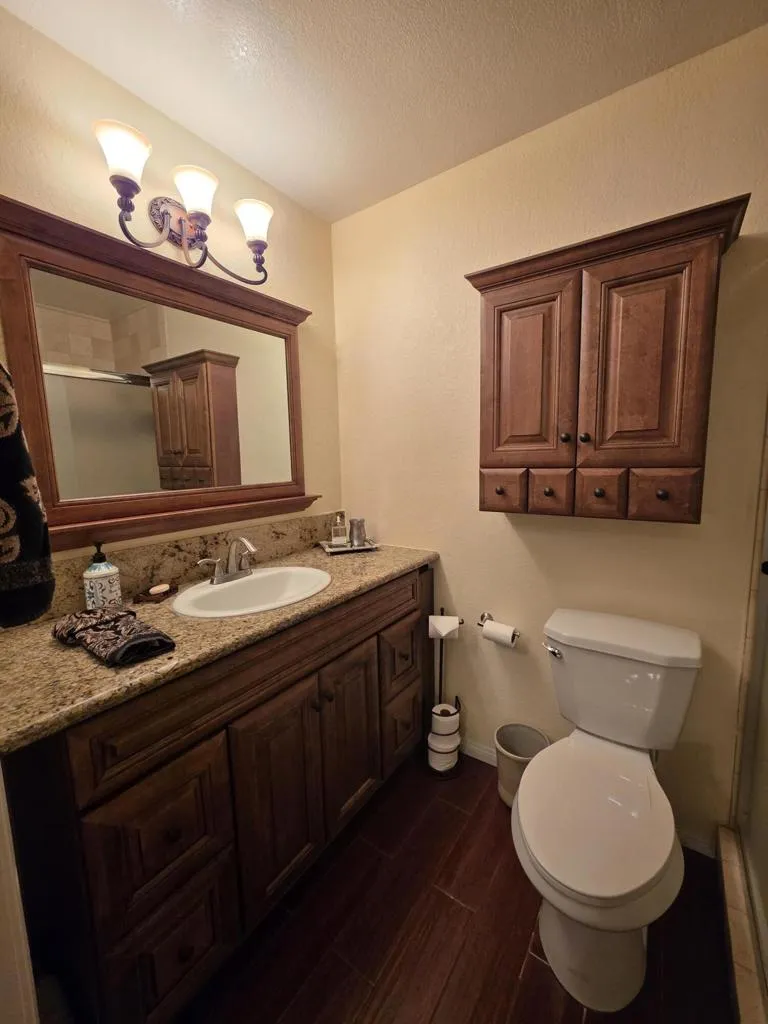 Primary Bathroom En Suite