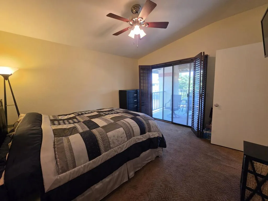 Primary Bedroom w Balcony