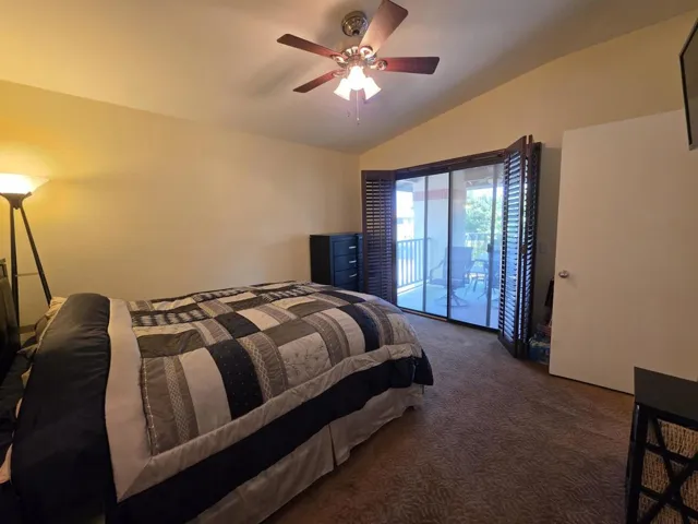 Primary Bedroom w Balcony