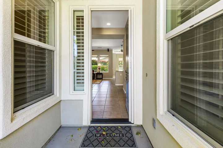 8-web-or-mls-JMJacaranda2_OPMG_0526_008