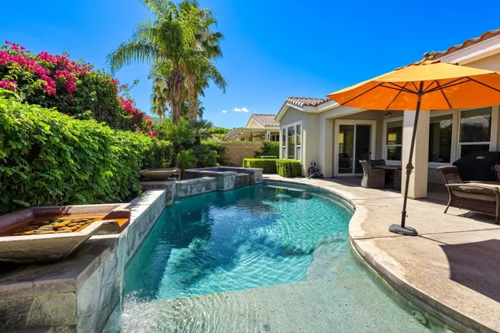 33-web-or-mls-JMJacaranda2_OPMG_0526_033