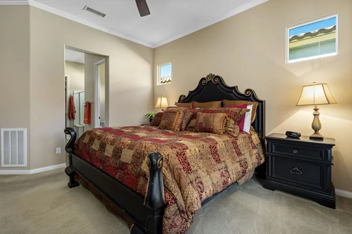 22-web-or-mls-JMJacaranda2_OPMG_0526_022