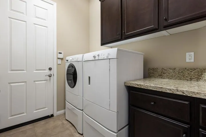 20-web-or-mls-JMJacaranda2_OPMG_0526_020