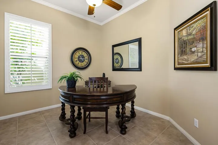 18-web-or-mls-JMJacaranda2_OPMG_0526_018