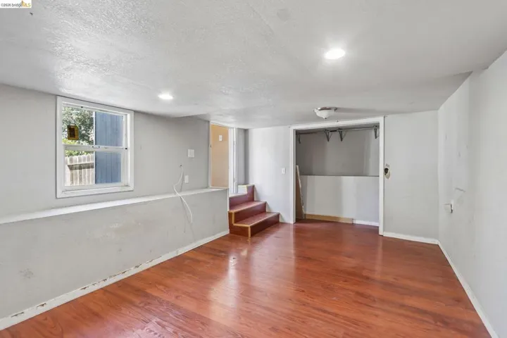 5081 Congress Ave, Oakland, California 94601