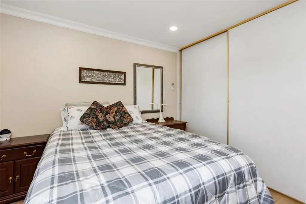 Guest bedroom Guest bedroom