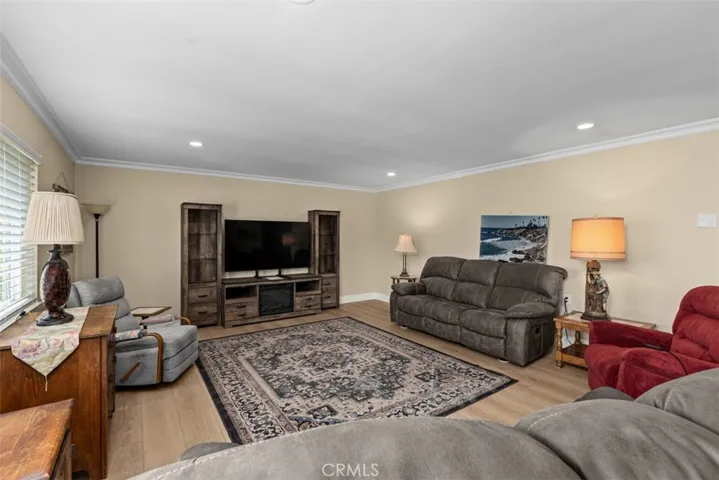 Extra large room