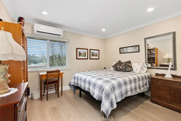 Guest bedroom