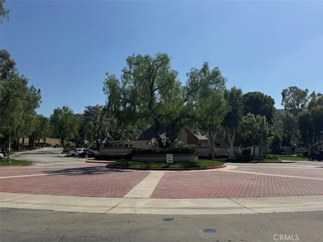 17 Mesquite, Pomona, California 91766
