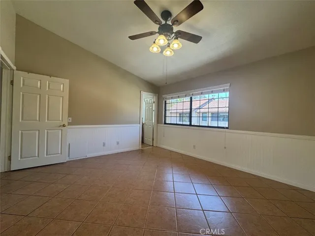 17 Mesquite, Pomona, California 91766