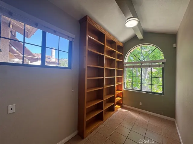 17 Mesquite, Pomona, California 91766