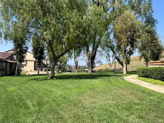 17 Mesquite, Pomona, California 91766