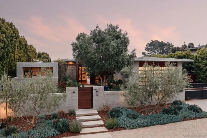 , Solana Beach, California 92075