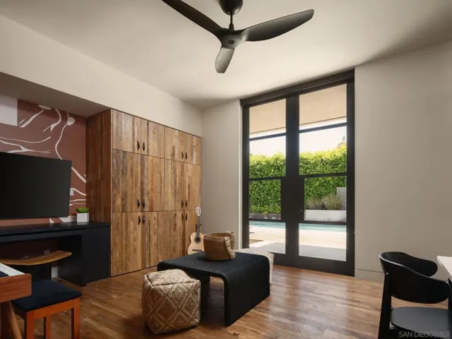 , Solana Beach, California 92075
