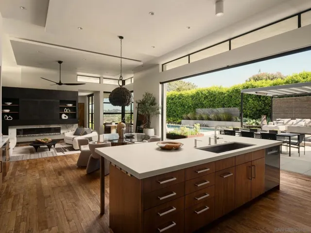 , Solana Beach, California 92075