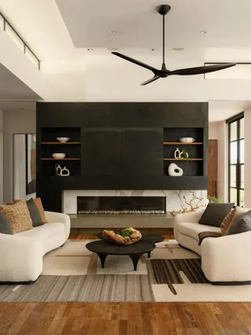 , Solana Beach, California 92075