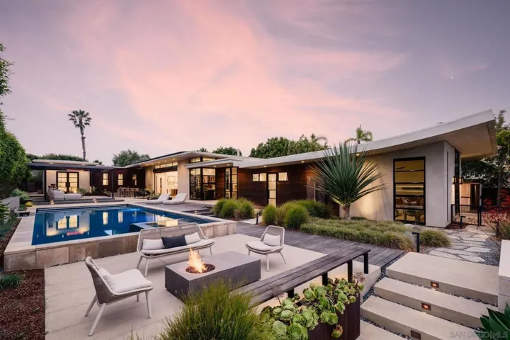 , Solana Beach, California 92075