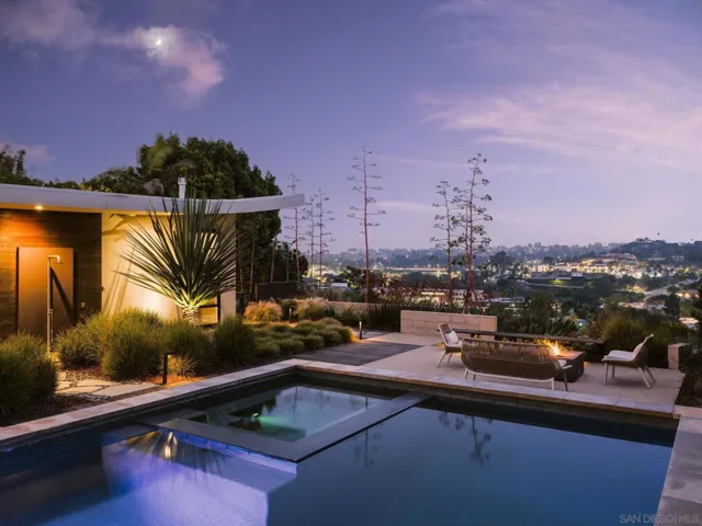 , Solana Beach, California 92075
