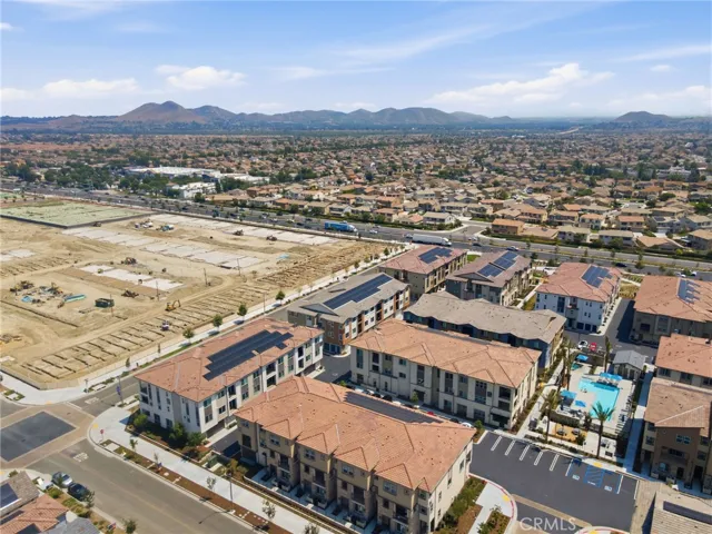 6114 Valentina Way 301, Eastvale, California 92880