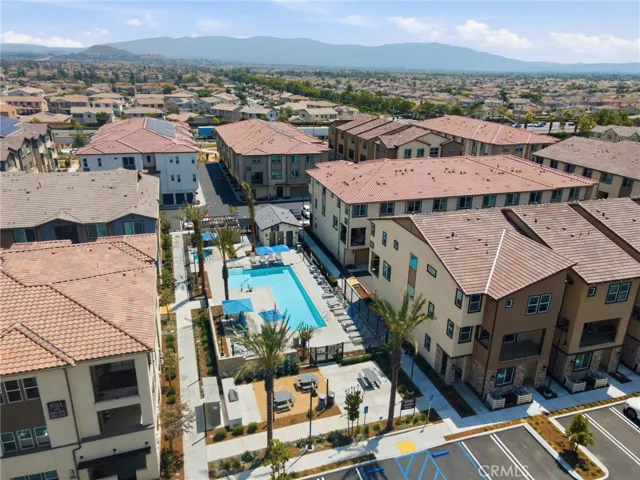6114 Valentina Way 301, Eastvale, California 92880