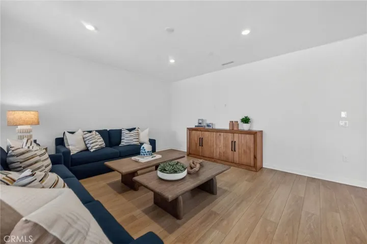 6114 Valentina Way 301, Eastvale, California 92880