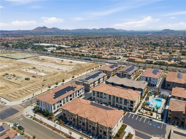 6114 Valentina Way 301, Eastvale, California 92880