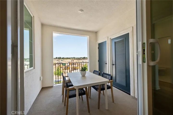 6114 Valentina Way 301, Eastvale, California 92880