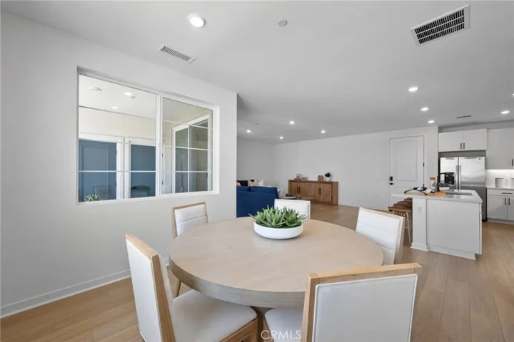 6114 Valentina Way 301, Eastvale, California 92880