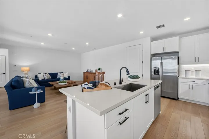 6114 Valentina Way 301, Eastvale, California 92880
