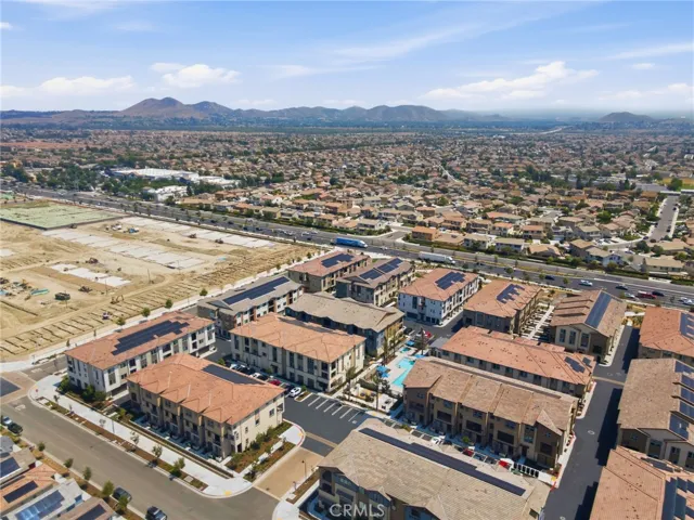 6114 Valentina Way 301, Eastvale, California 92880