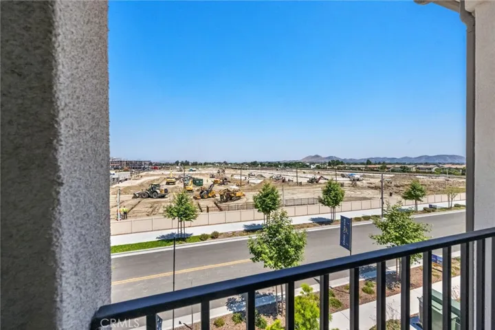 6114 Valentina Way 301, Eastvale, California 92880