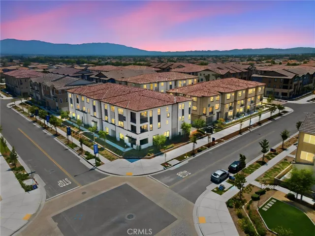 6114 Valentina Way 301, Eastvale, California 92880