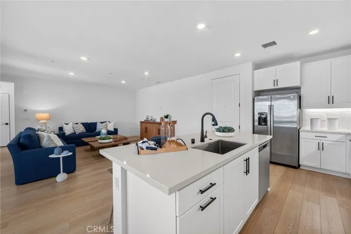 6114 Valentina Way 301, Eastvale, California 92880