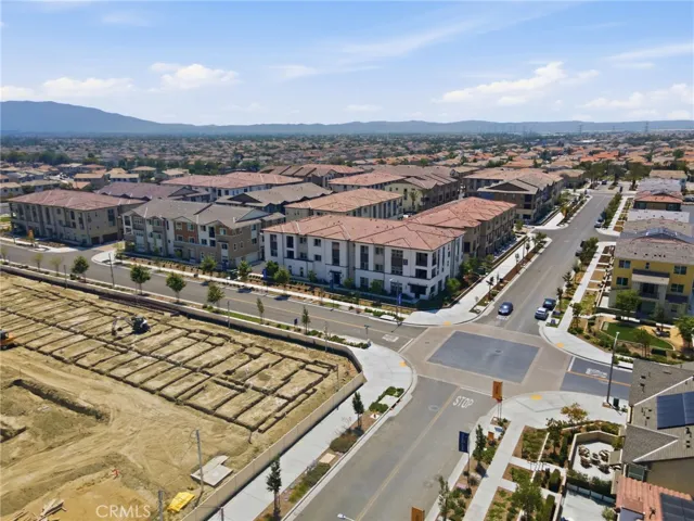 6114 Valentina Way 301, Eastvale, California 92880