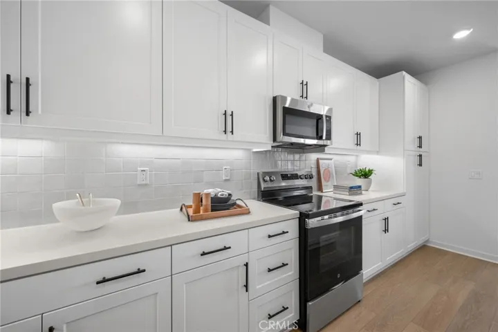 6114 Valentina Way 301, Eastvale, California 92880
