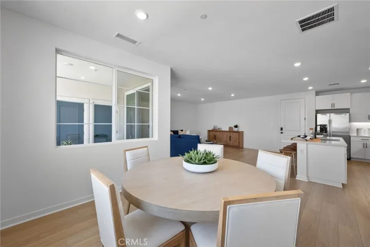 6114 Valentina Way 301, Eastvale, California 92880