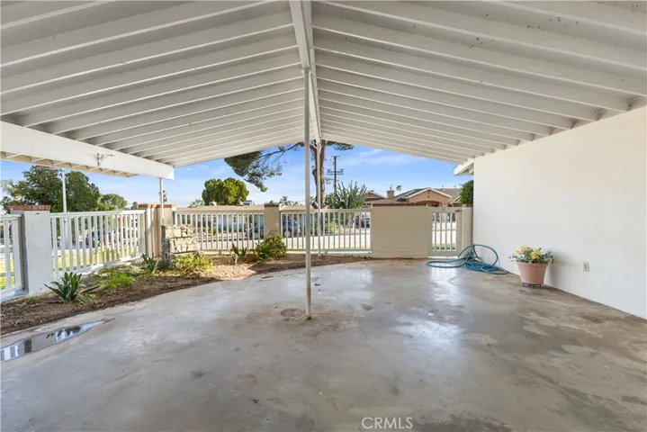 Dside patio
