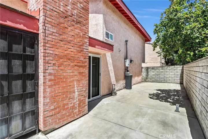Private Side Yard