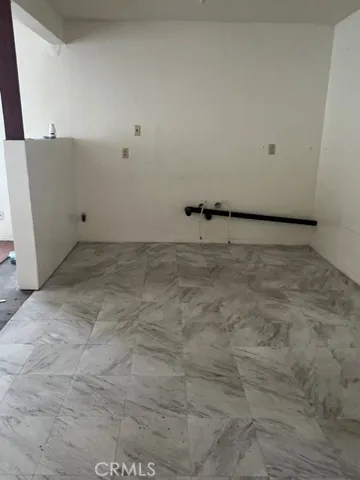 House 1 A needs a kitchen