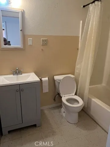 House 1B bathroom