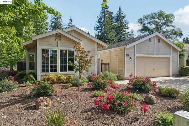 498 Freitas Road