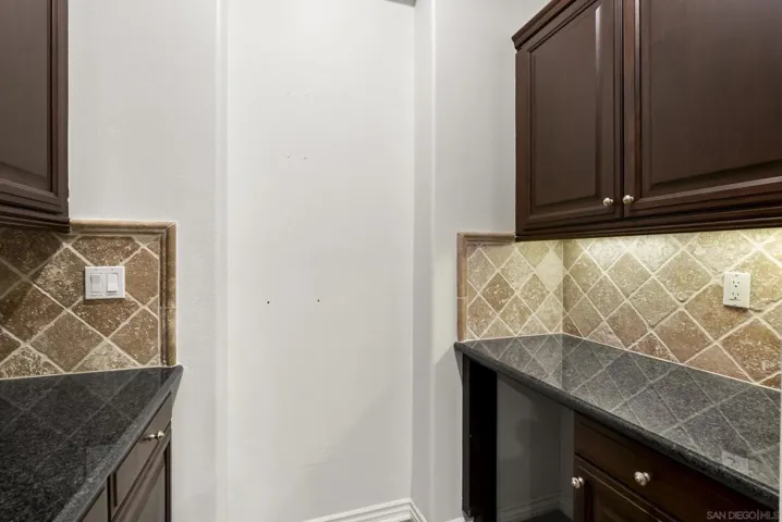 41455 Via Del Monte, Temecula, California 92592