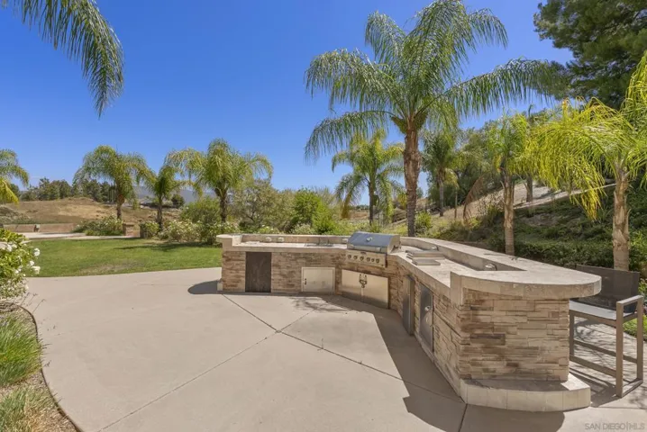 41455 Via Del Monte, Temecula, California 92592