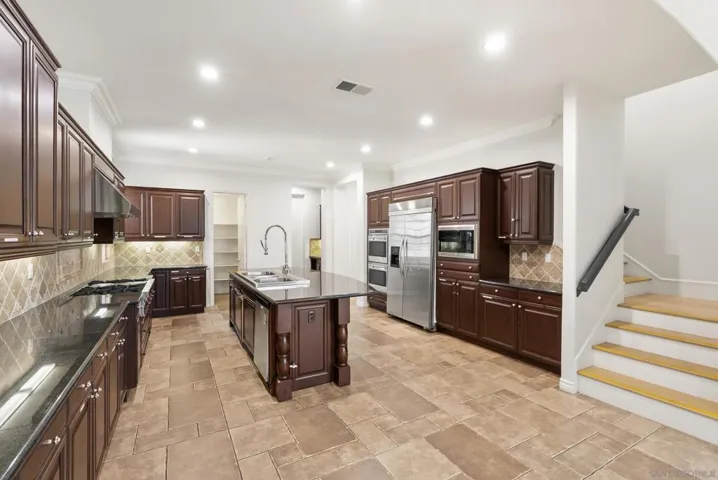 41455 Via Del Monte, Temecula, California 92592