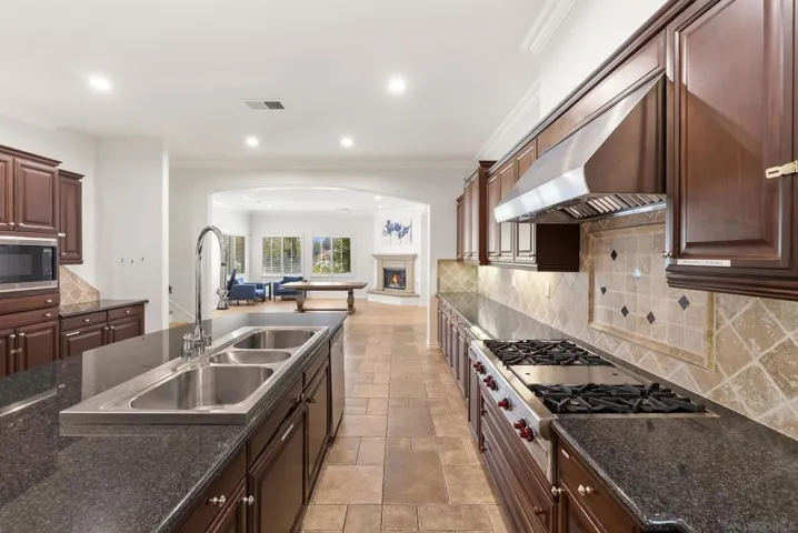 41455 Via Del Monte, Temecula, California 92592