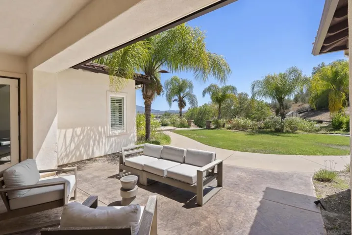 41455 Via Del Monte, Temecula, California 92592