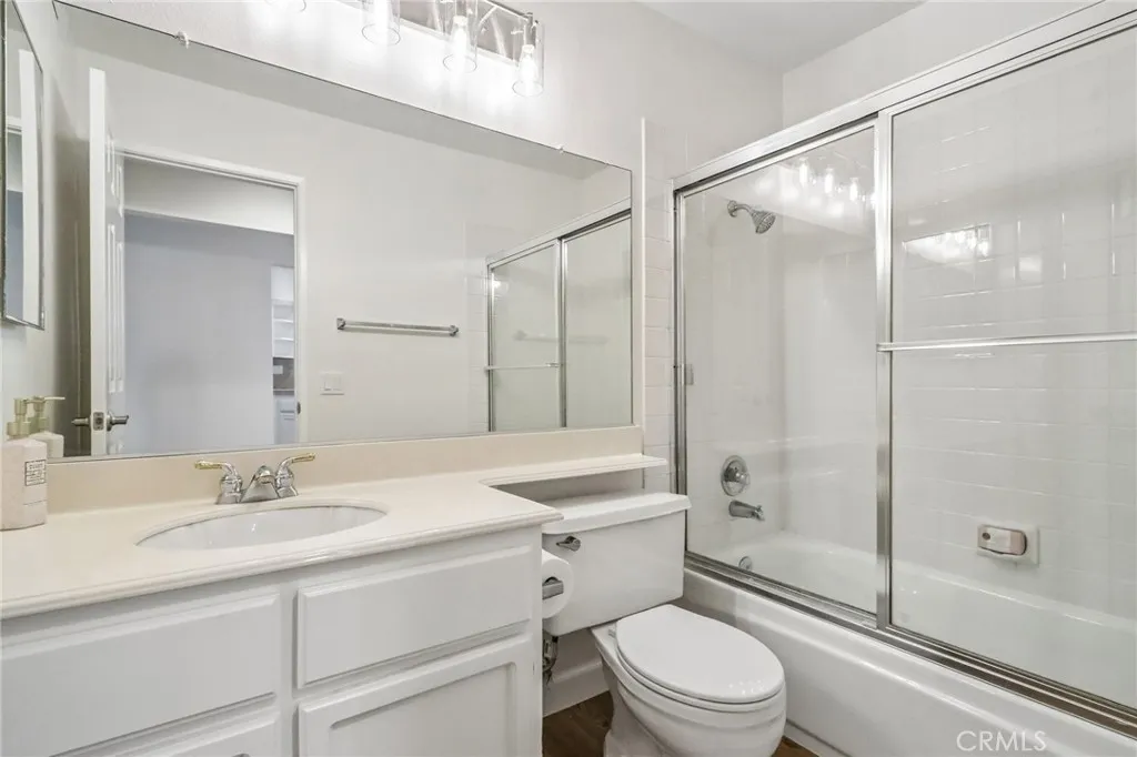 2nd Bathroom