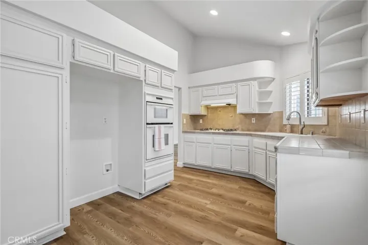Chefs Kitchen With Breakfast Nook