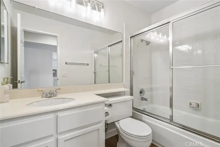 2nd Bathroom