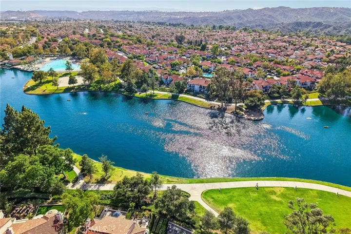16 Calle Maria, Rancho Santa Margarita, California 92688